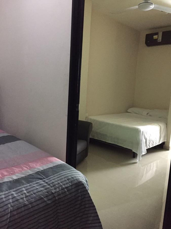 Hotel Suites La Roca Cancún Esterno foto