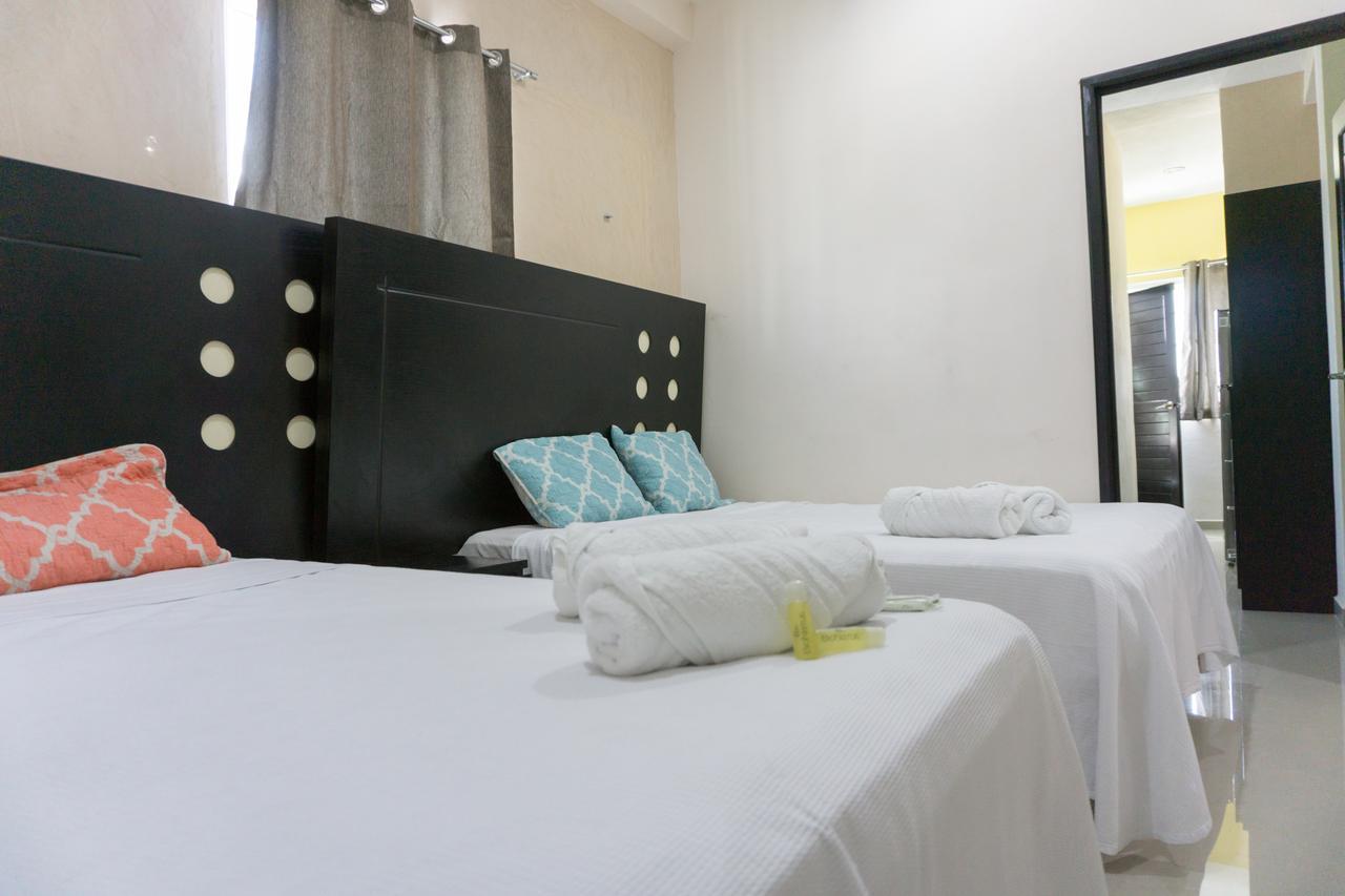 Hotel Suites La Roca Cancún Esterno foto