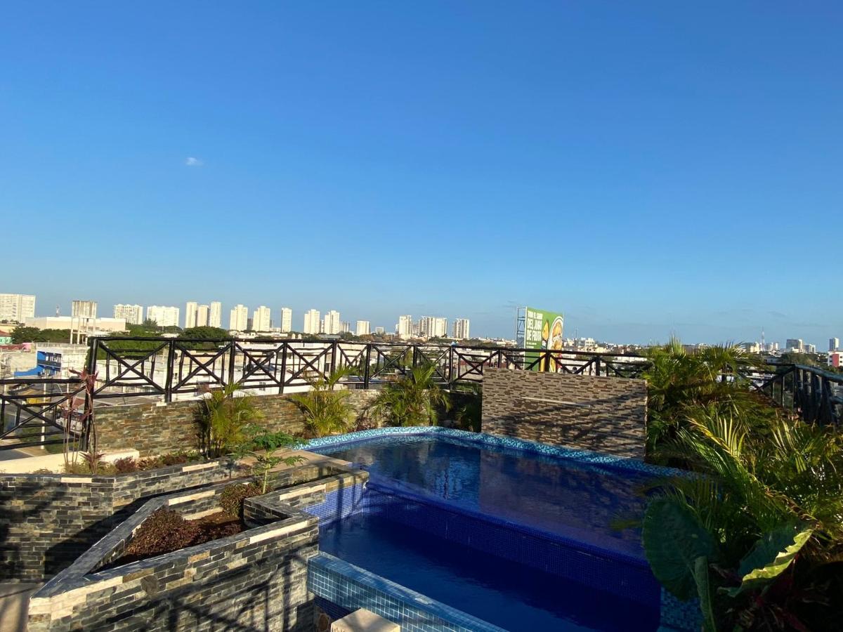 Hotel Suites La Roca Cancún Esterno foto