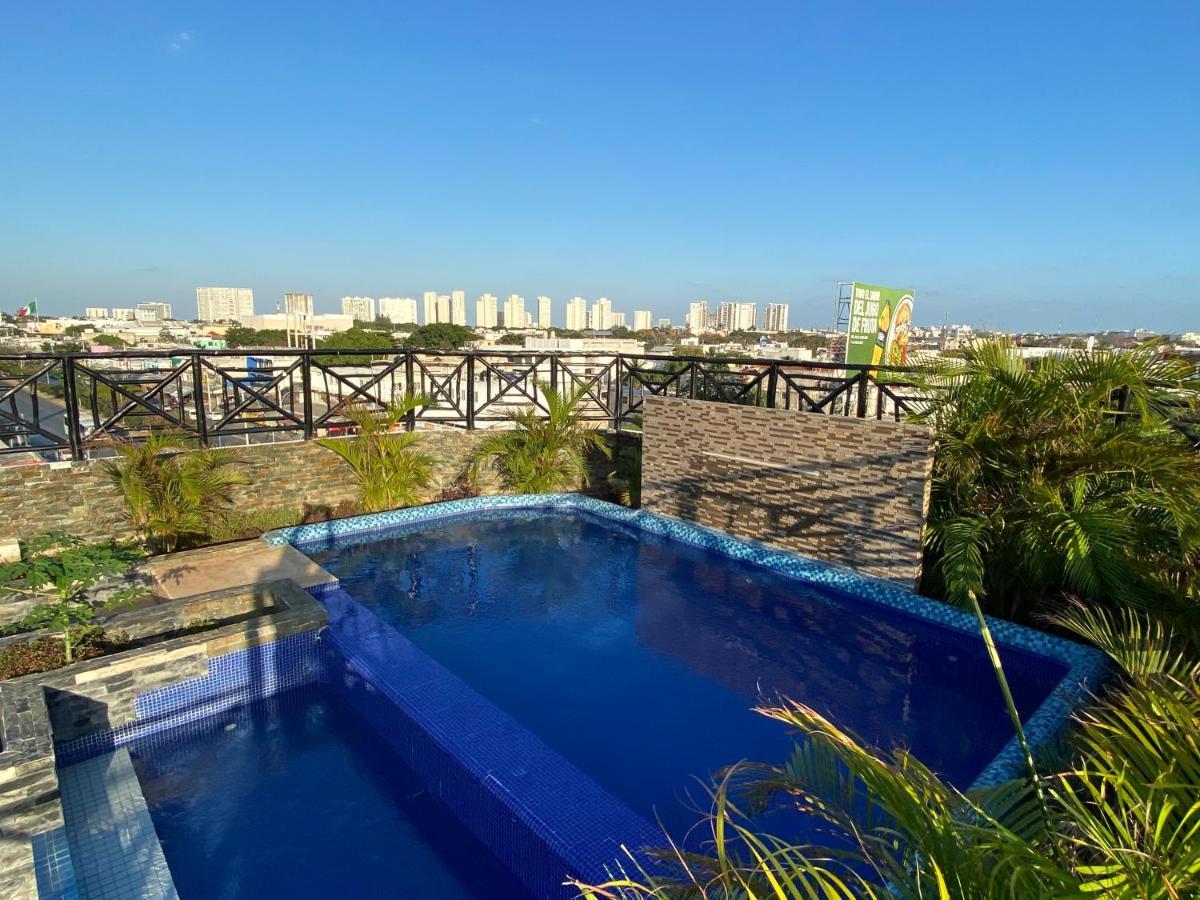 Hotel Suites La Roca Cancún Esterno foto