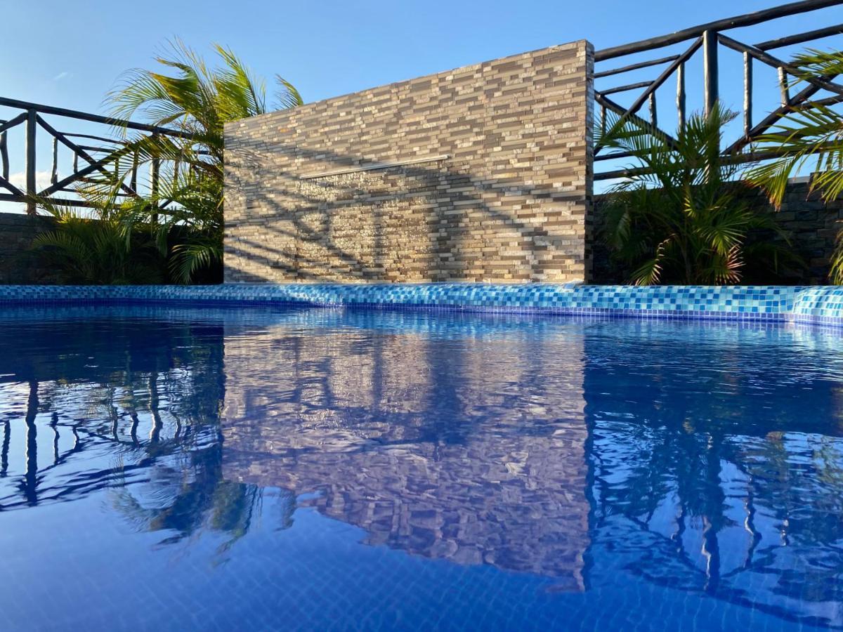 Hotel Suites La Roca Cancún Esterno foto